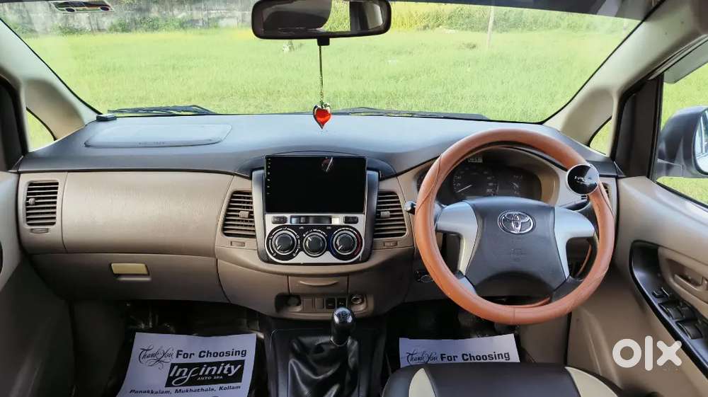 Toyota Innova,2.5,g4,2015,bsiv,7 Seater