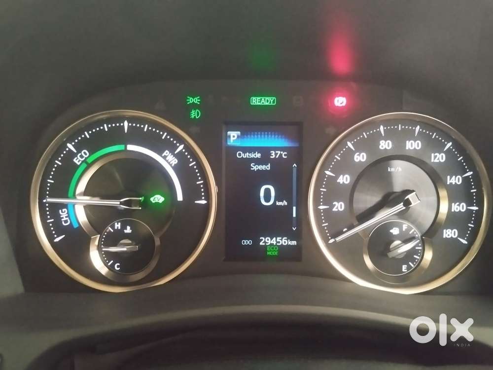 Toyota Vellfire 2.5 Hybrid, 2023, Petrol