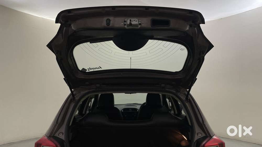 Tata Tiago Xza, 2017, Petrol