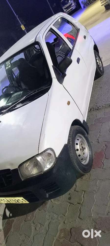 फुल इंश्योरेंस चाइल्ड Ac हीटर Ok न्यू टायर कोई कमी नहीं है गुड कंडीशन