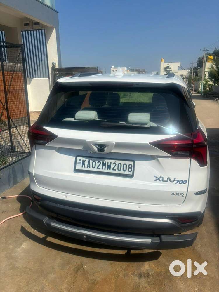 Mahindra Petrol 2024 Car