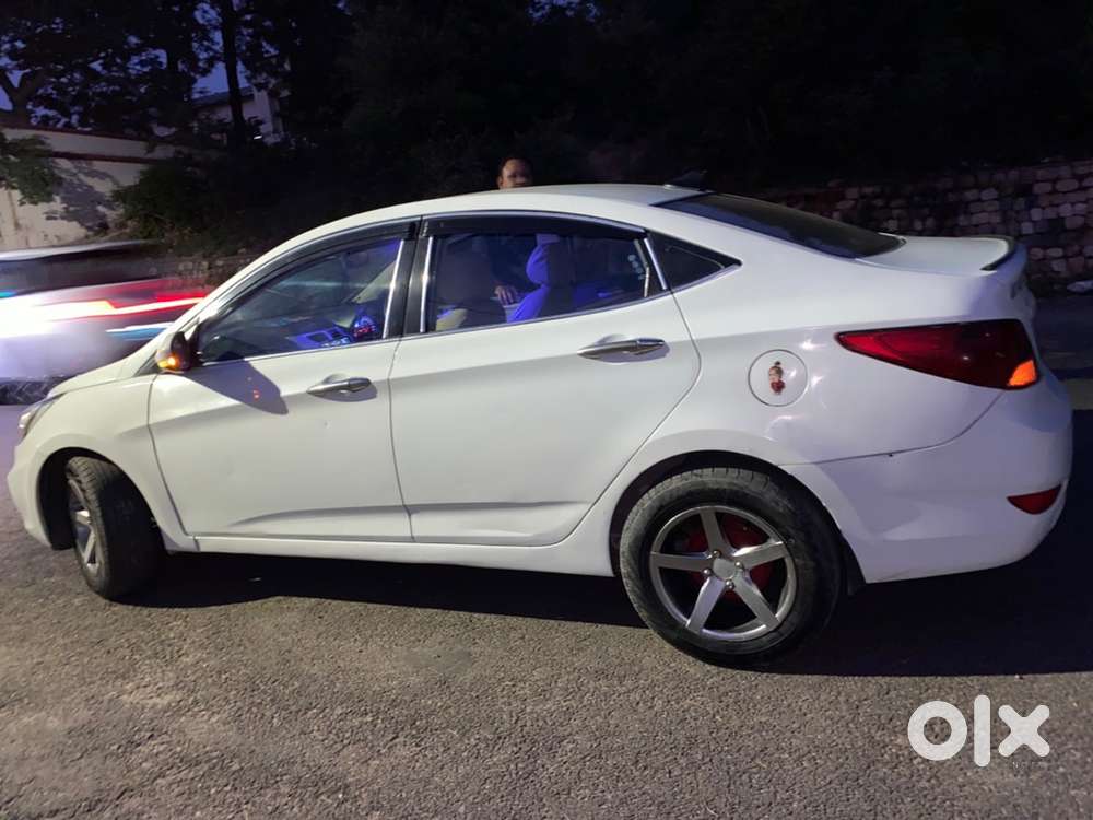Hyundai Verna Diesel Manual 2013 ( Cruze 2015 Model Available )