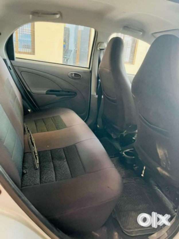 Toyota Etios Liva 2011-2012 G, 2012, Petrol