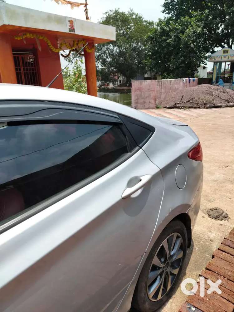 Hyundai Verna 2015 Diesel 1 L +  Km Driven