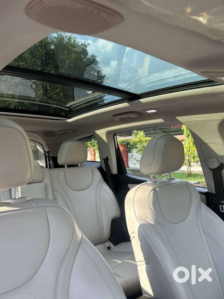 Mahindra Xuv700 2.0 Ax 7 Petrol At Luxury Pack Str, 2023, Petrol