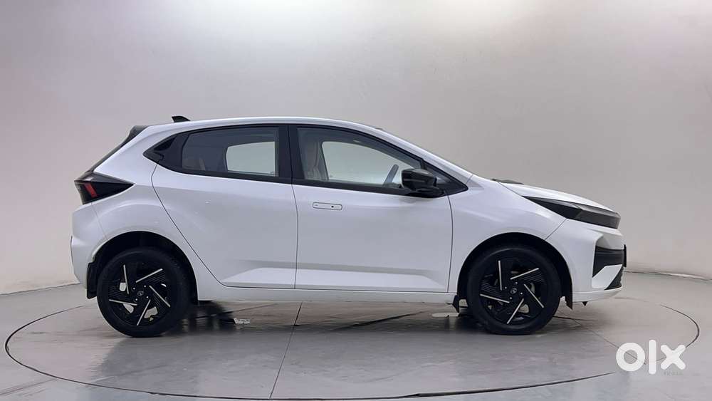 Tata Altroz Xz Plus (o) (s) Icng, 2025, Diesel