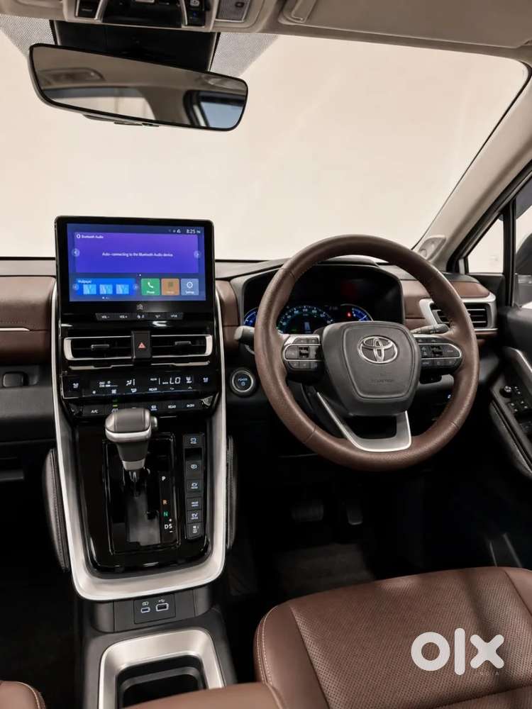 Toyota Innova Hycross 2.0 Zx (o) Hybrid 7 Str, 2025, Petrol