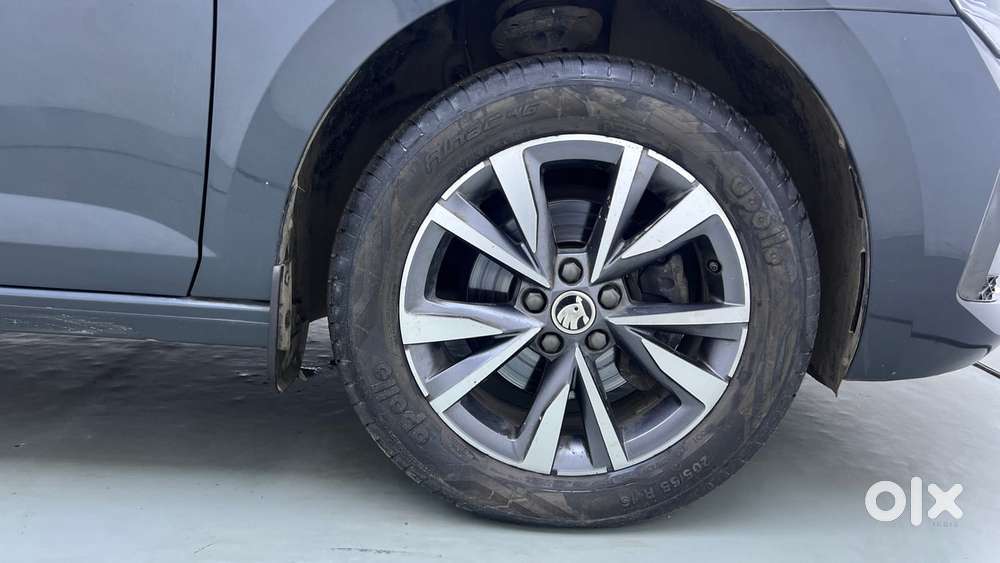 Skoda Slavia Style 1.0l Tsi At, 2023, Petrol