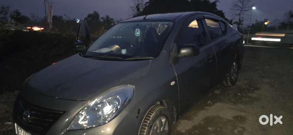 Nissan Sunny 2012 Petrol