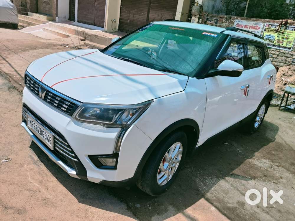 Mahindra Xuv300 W8 Petrol 2023 Well Maintained