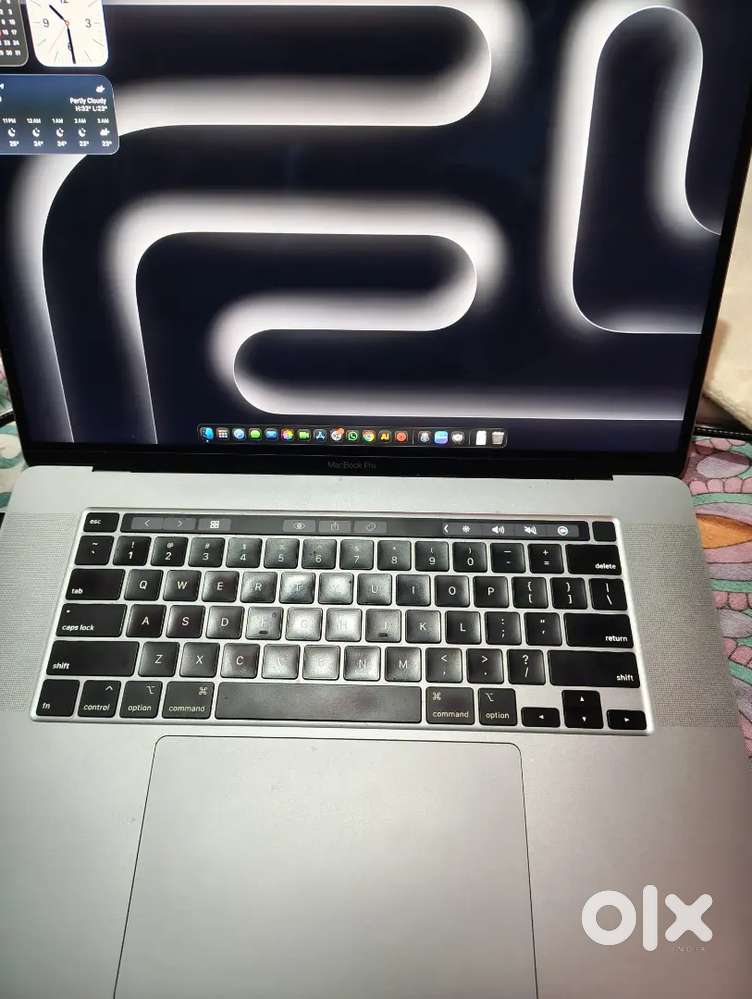 Macbook pro i9, 1TB , 16gb RAM(2019)