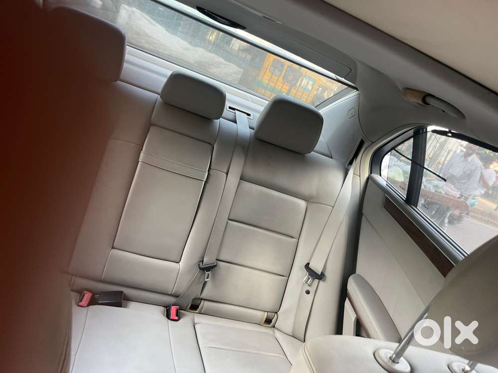 Mercedes-benz E-class Petrol 2011