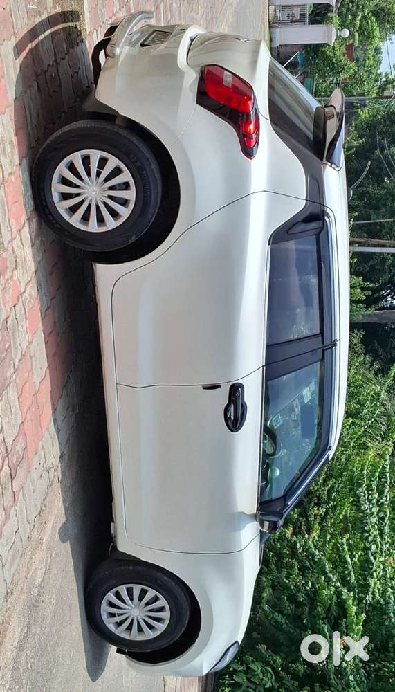 Maruti Suzuki Swift Vxi + Manual, 2020, Petrol