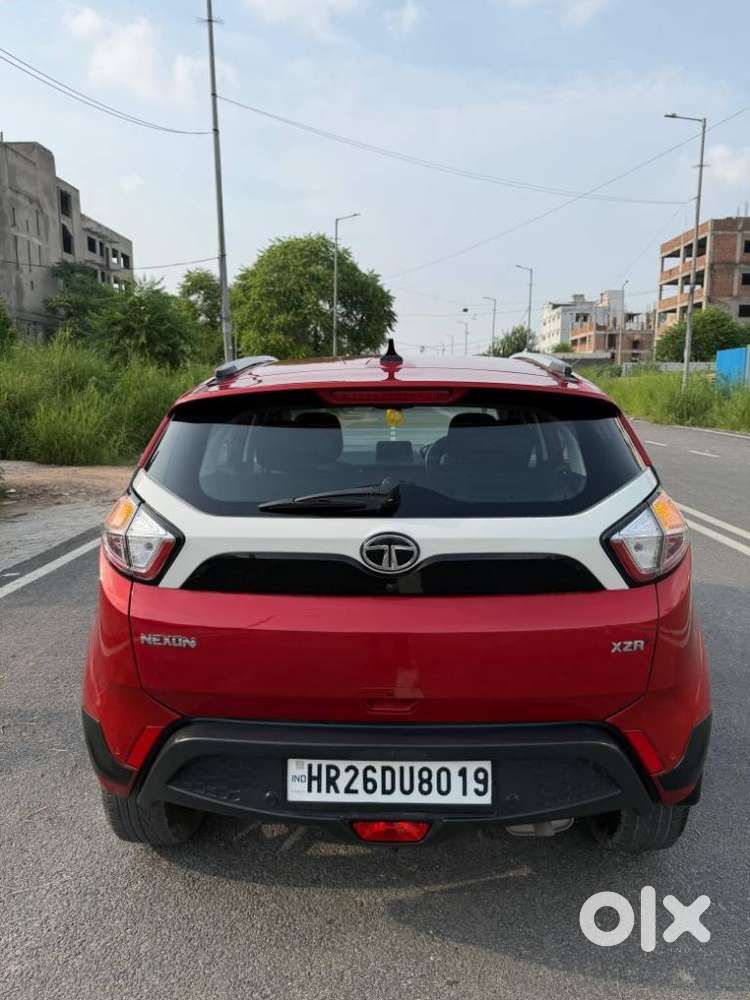 Tata Nexon 1.2 Revotron Xza Plus, 2018, Petrol