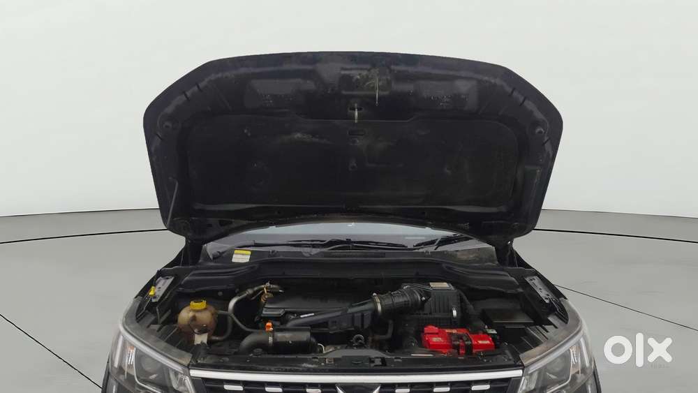 Mahindra Xuv300 1.2 W8 (o) Amt Petrol, 2023, Petrol