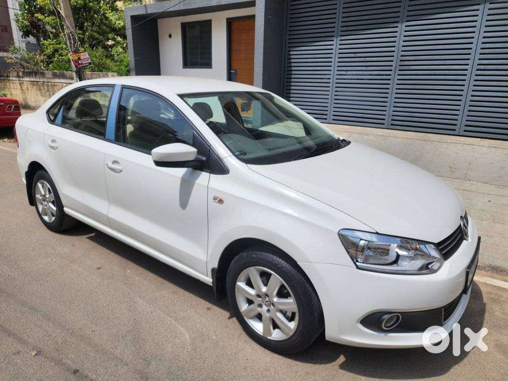 Volkswagen Vento 2010-2013 Petrol Highline, 2011, Petrol