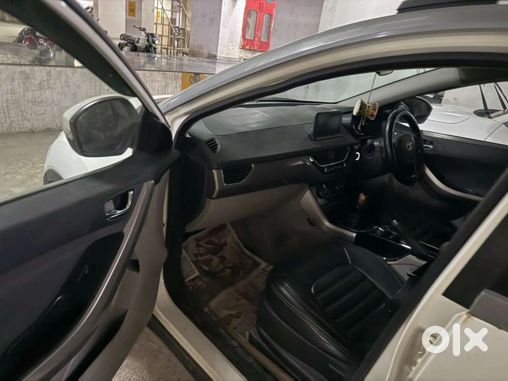 Tata Nexon Xz+ Tope Model Dual Tone Manual