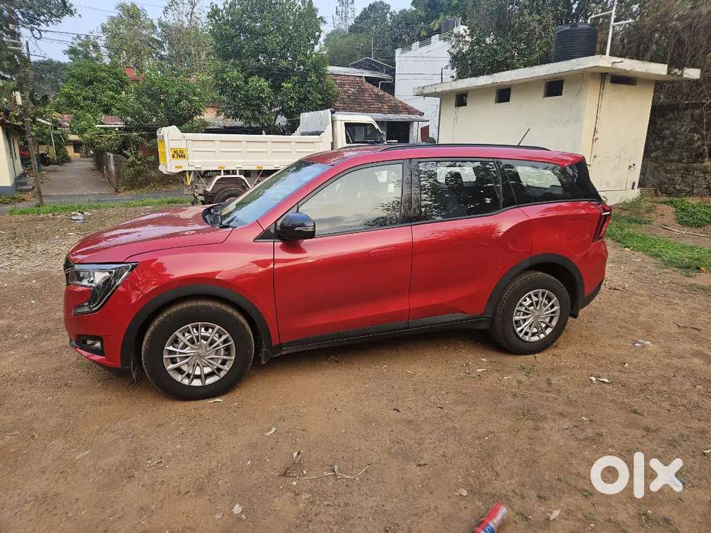 2022 Mahindra Xuv700 5seater