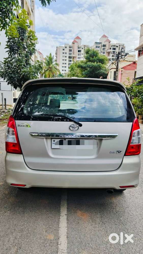 Toyota Innova 2.5 V Diesel 8-seater, 2012, Diesel