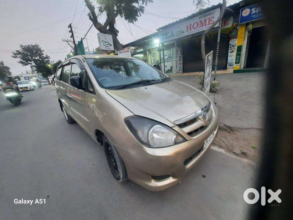 Toyota Innova 2.5 G (diesel) 8 Seater, 2005, Diesel