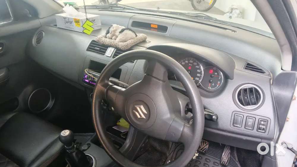 Maruti Suzuki Swift 2009 Diesel 132000 Km Driven