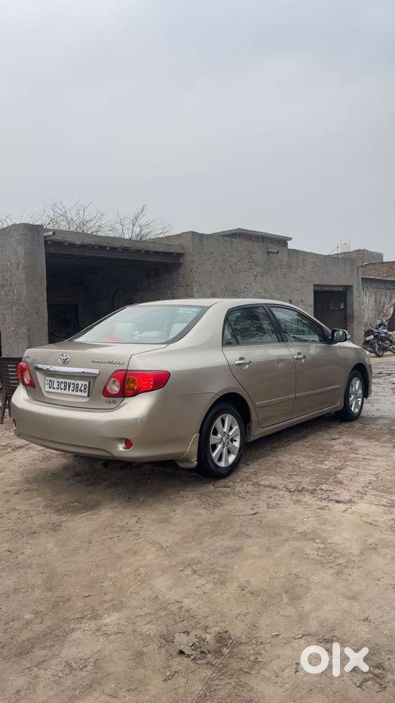 Toyota Corolla Altis 2011 Petrol Well Maintained