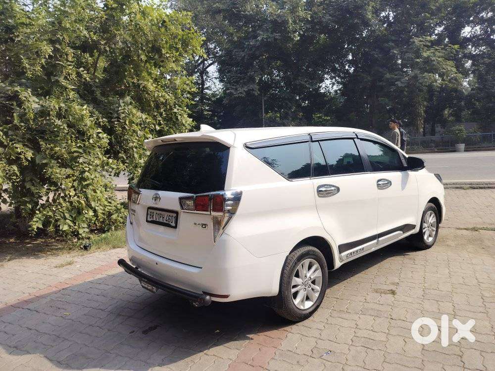 Toyota Innova Crysta 2.4 G Plus Mt 8 Str, 2017, Diesel