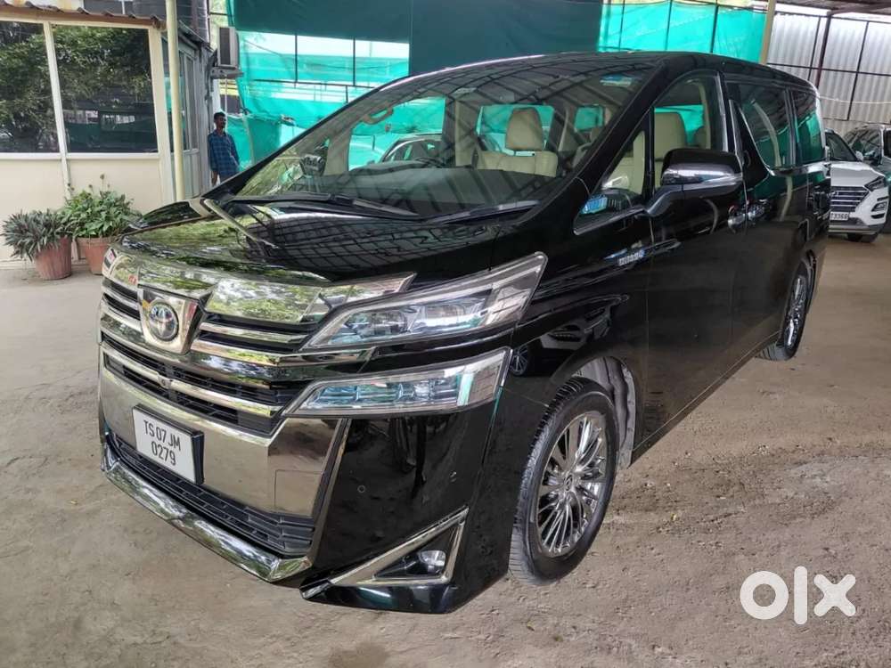 Toyota Vellfire 2.5 Hybrid, 2022, Petrol