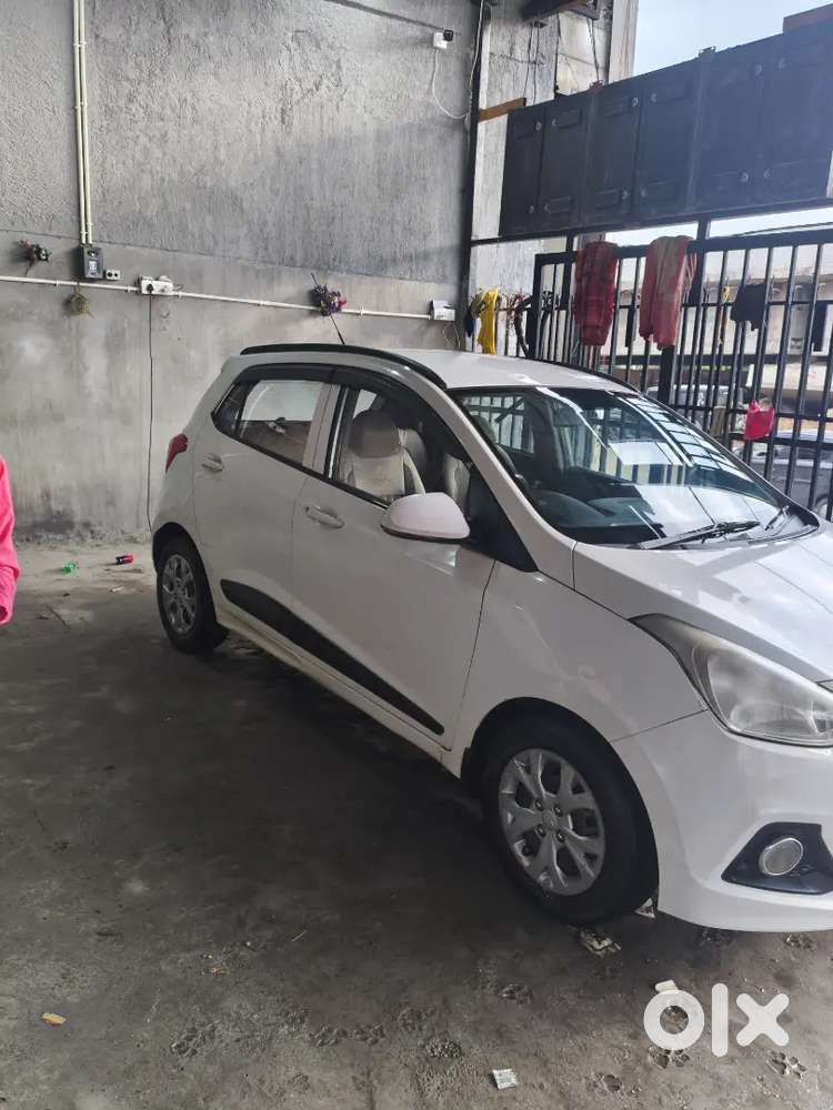 Hyundai Grand I10 Sportz 2016 Petrol Manual