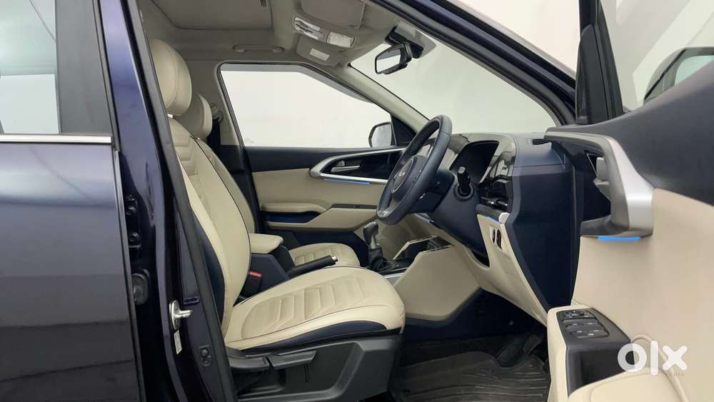 Kia Carens 1.4 Luxury Plus 6 Str, 2022, Petrol