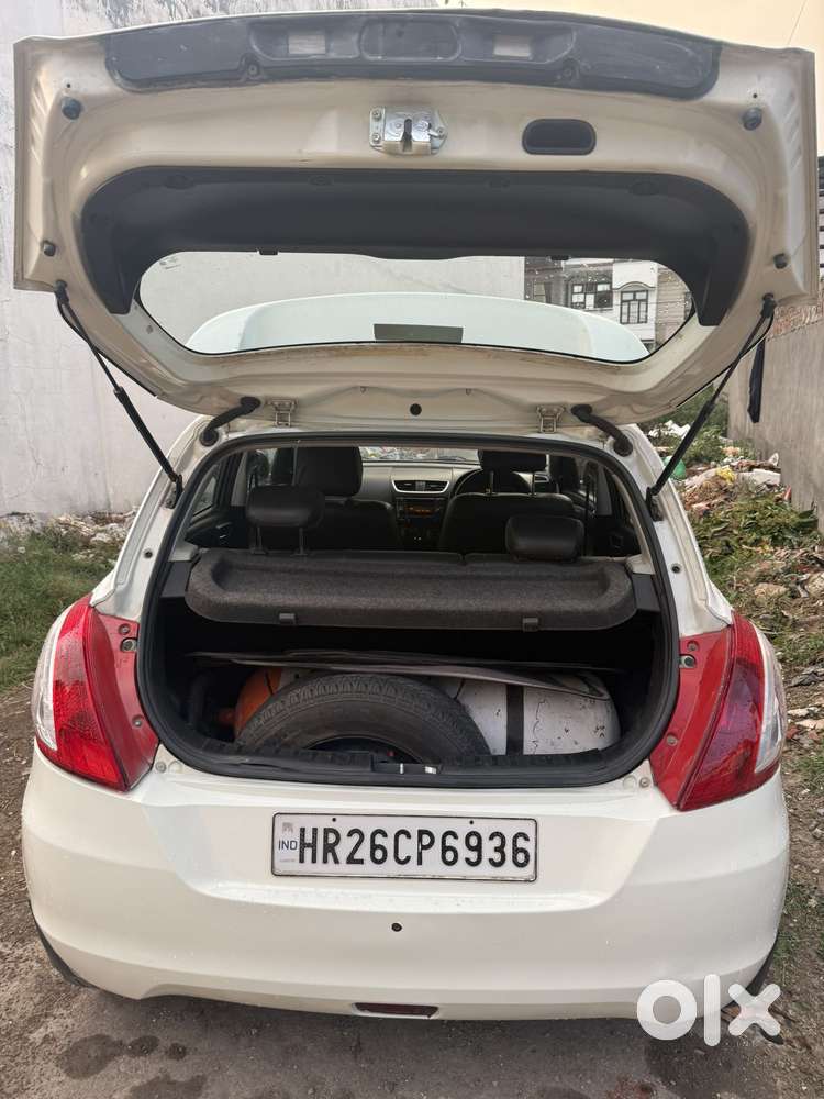 Maruti Suzuki Swift Vxi Optional, 2015, Petrol