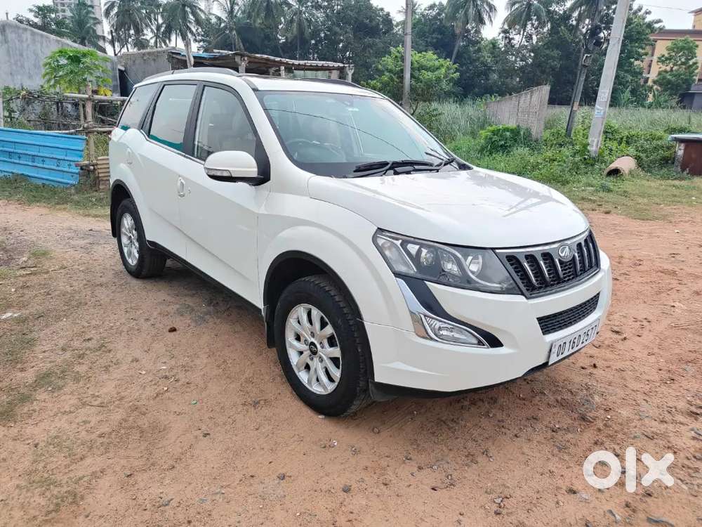 Mahindra Xuv500 2017 Diesel 93967 Km Driven