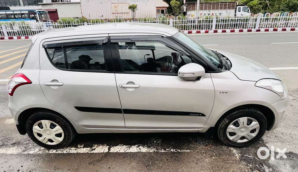 Maruti Suzuki Swift Vxi Optional, 2016, Petrol