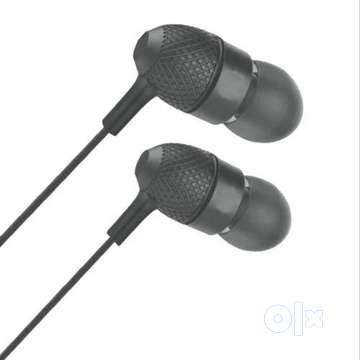 Boat earphones high discount bass