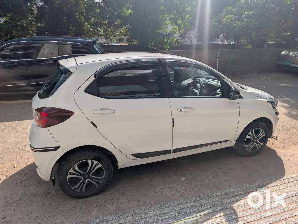 Tata Tiago Revotron Xt 2025