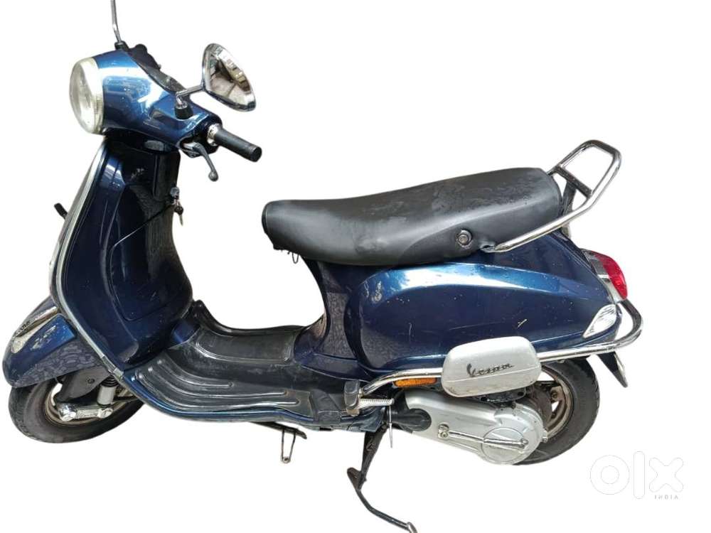 Vespa 125cc 2012 Scooter for Sale – Well Maintained Army