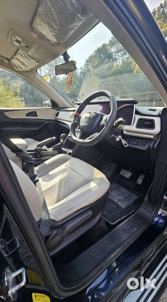 Mahindra Xuv700 2.2 Ax 5 Diesel At Str, 2022, Diesel