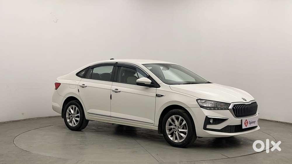 Skoda Slavia Ambition 1.0l Tsi At, 2023, Petrol