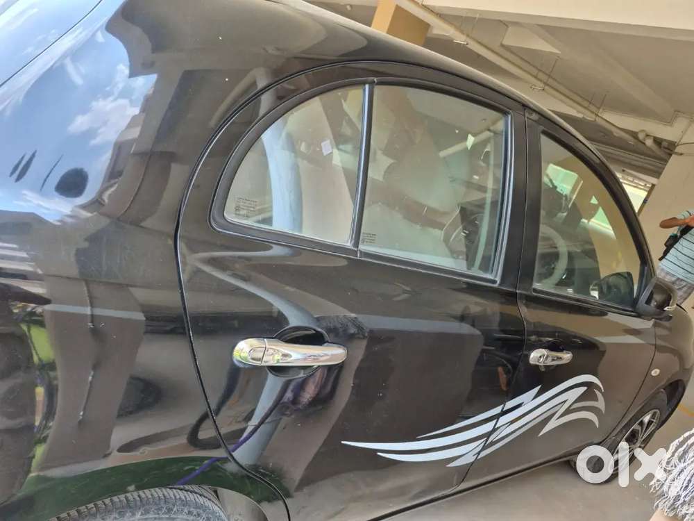Nissan Micra Mc Xl O Petrol 2017 ( Dealers Please Stay Away
)