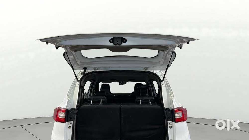 Renault Triber Rxt, 2023, Petrol
