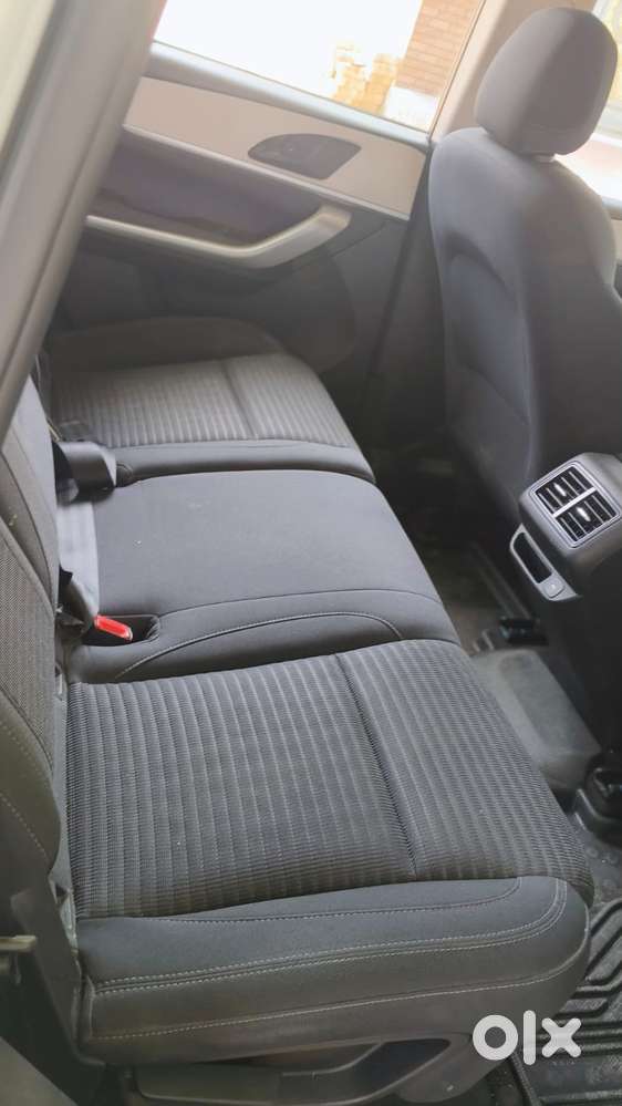 Mahindra Xuv700 2.2 Ax 5 Diesel Mt 7 Str, 2024, Diesel