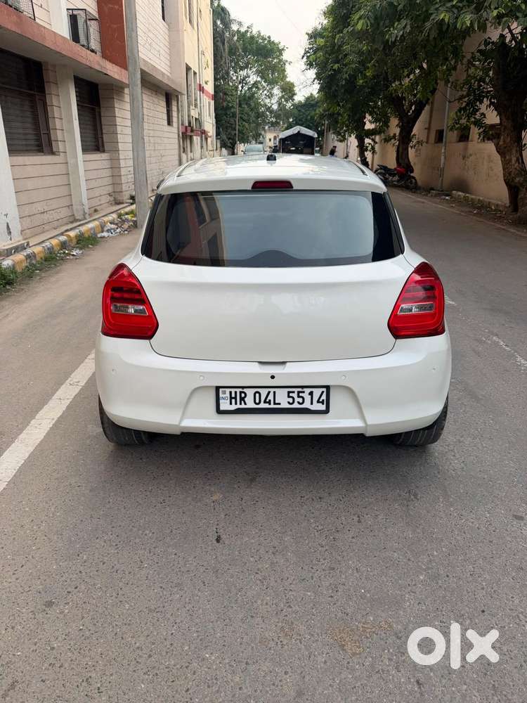 Maruti Suzuki Swift Vxi + Manual, 2024, Petrol