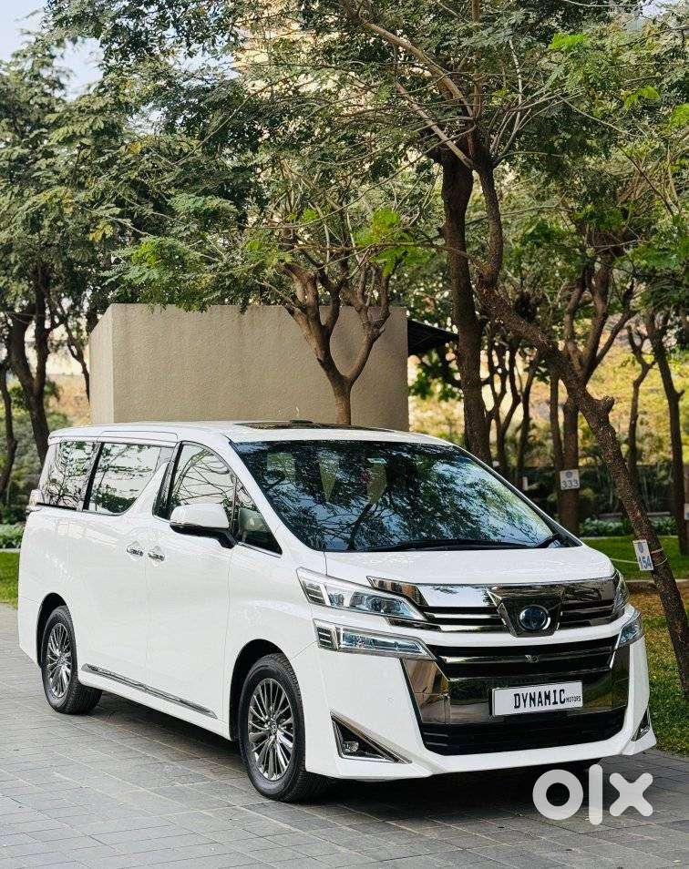 Toyota Vellfire 2.5 Hybrid, 2023, Petrol