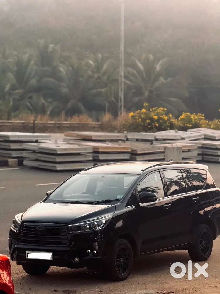 Toyota Innova Crysta V 2.4 Manual 2018 Model