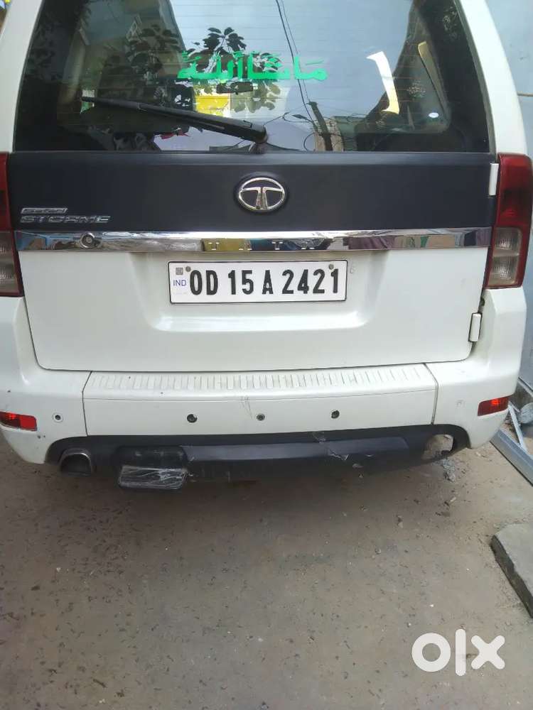 Tata Safari Storme 2013