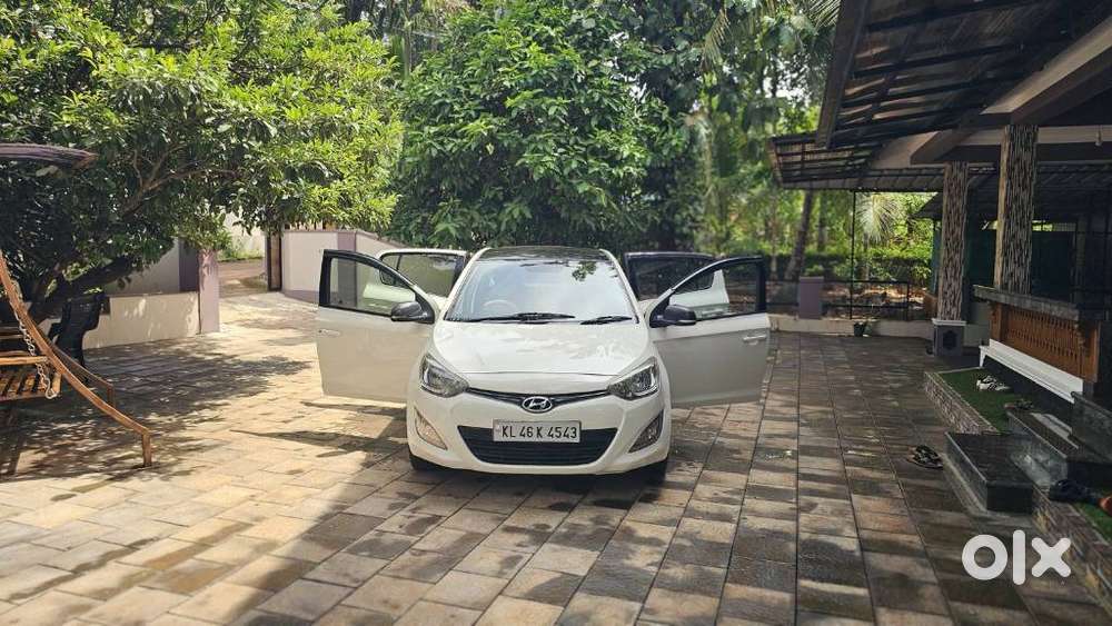 Hyundai I20 Sportz At 1.4, 2014, Diesel