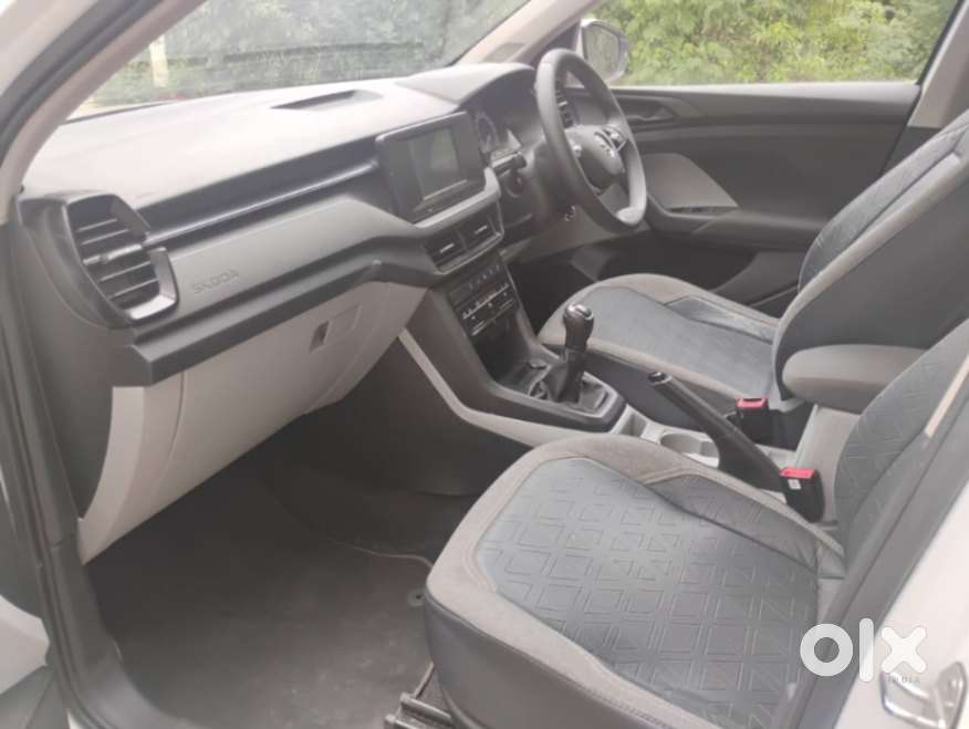 Skoda Kushaq 1.0 Tsi Active, 2023, Petrol