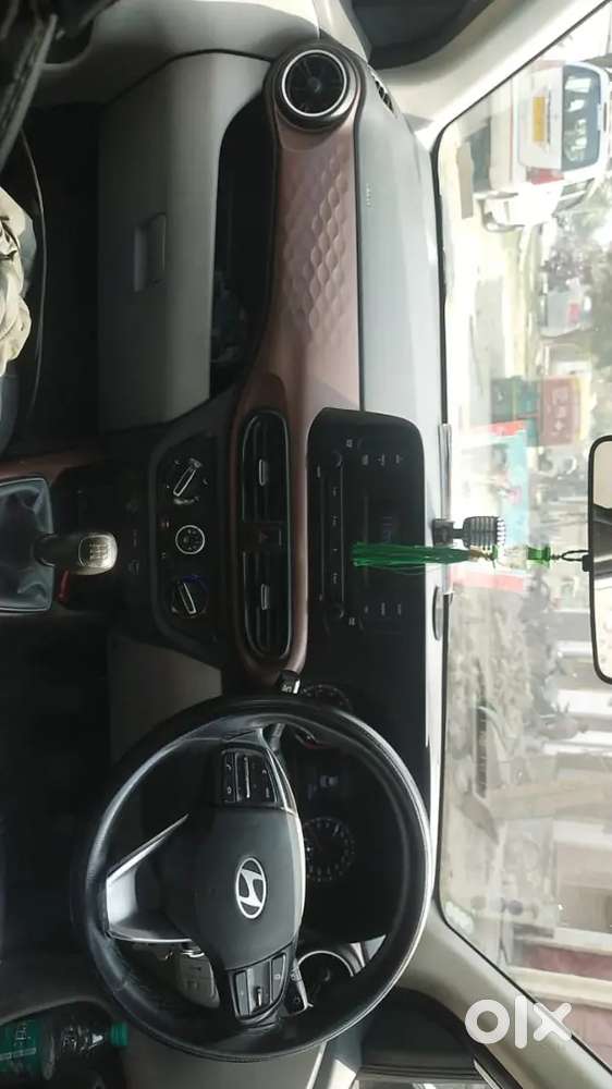 Hyundai Aura 2023 Variant
