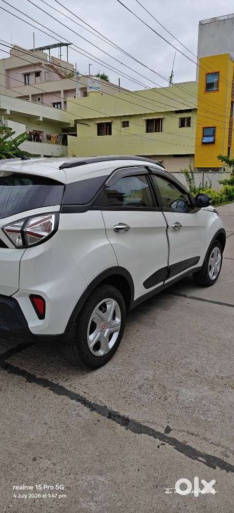 Tata Nexon 1.2 Revotron Xma Amt (s), 2022, Petrol
