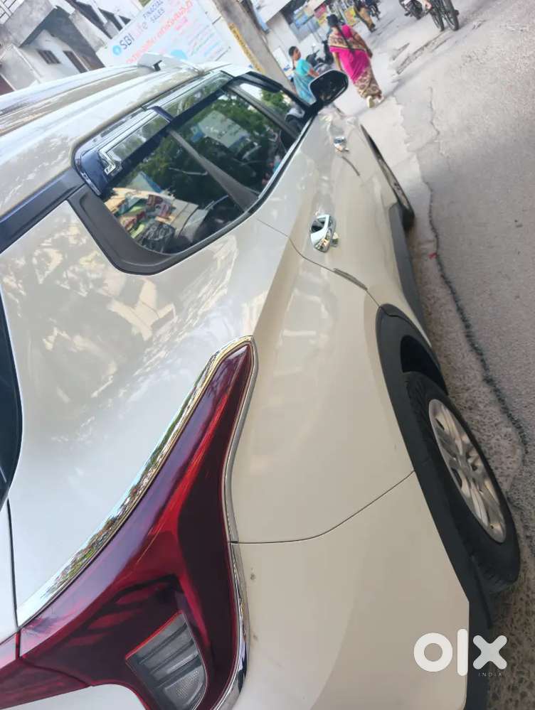Kia Carens Premium Petrol 2023